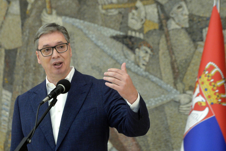 Dokaz o obojenoj revoluciji! Pismo Dušana Janjića: Rovari kod stranaca protiv svoje zemlje i traži smenu Vučića!