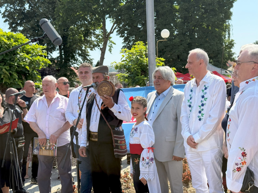 Počeo Guča festival, ludilo na ulicama od ranog jutra: Boban Marković otvorio 64. Dragačevski sabor (FOTO)