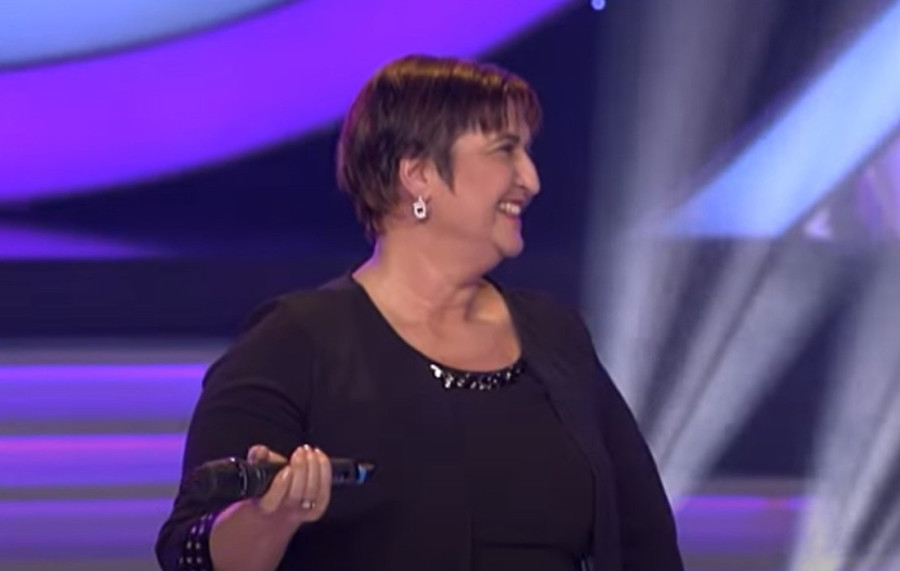 Pevačica sazidala u dvorištu kuće Ajfelov toranj od 15 metara: Tu je i bazen, uložila bogatstvo!