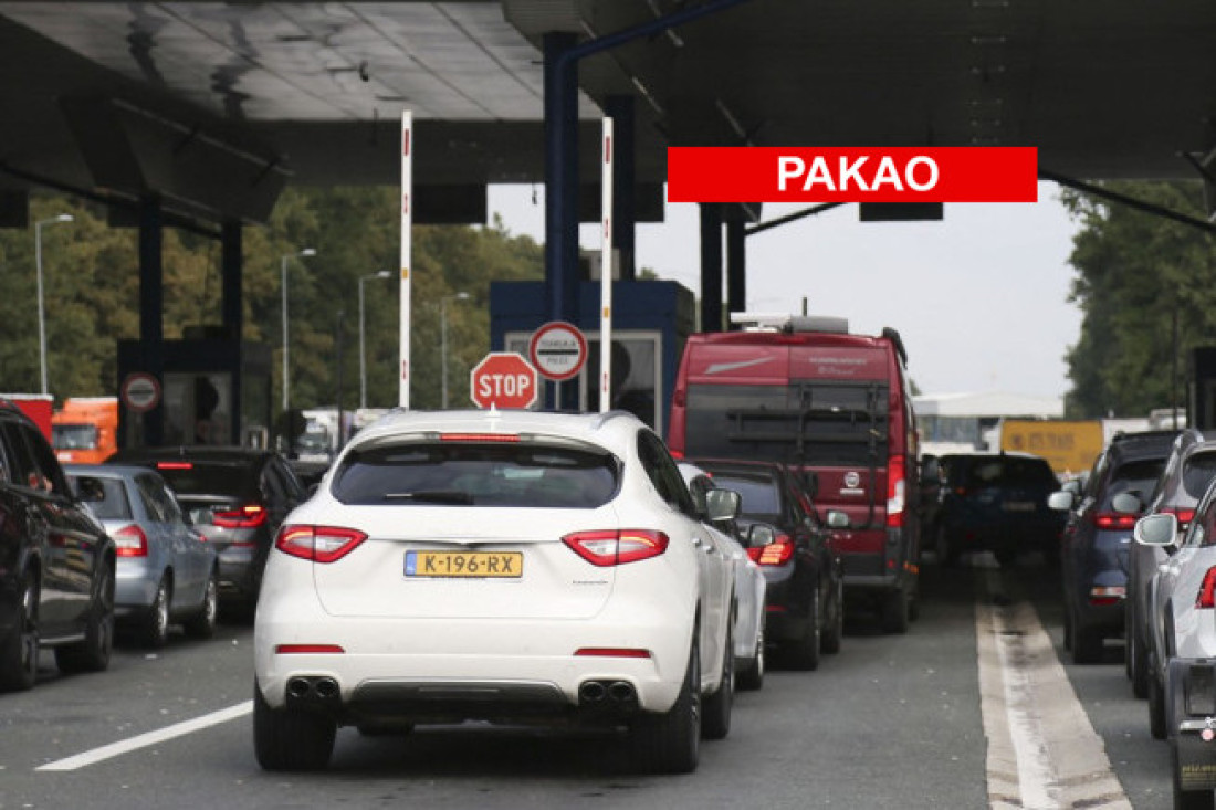 Filmska potera kod Niša: Vozač sa migrantima probio rampu i jurio auto-putem, šutirao policajce!