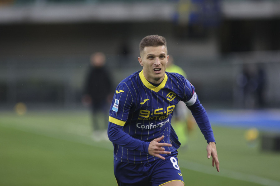 Liverpul ostao bez trofeja, "kriv" je Palas: Ovo finale će se pamtiti i zbog baklji, ali i transparenta UEFA mafija (FOTO/VIDEO)