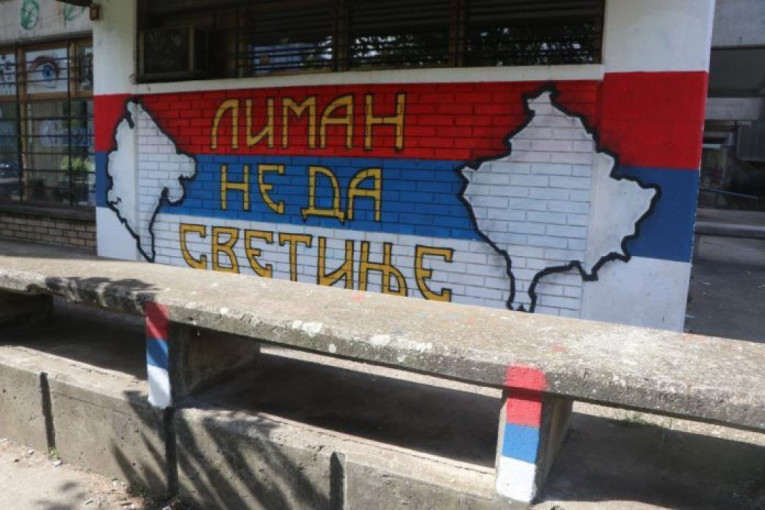 Skandalozno i sramno! Blokaderi objavili sliku nadgrobnog spomenika predsednika Vučića!