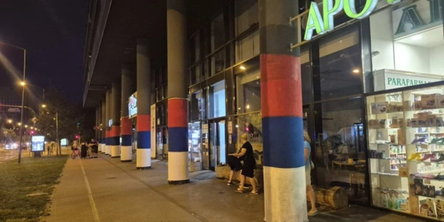 Student Vukašin Đoković: Blokaderi nas napali dok smo crtali zastave Srbije, to je zastava svih nas!