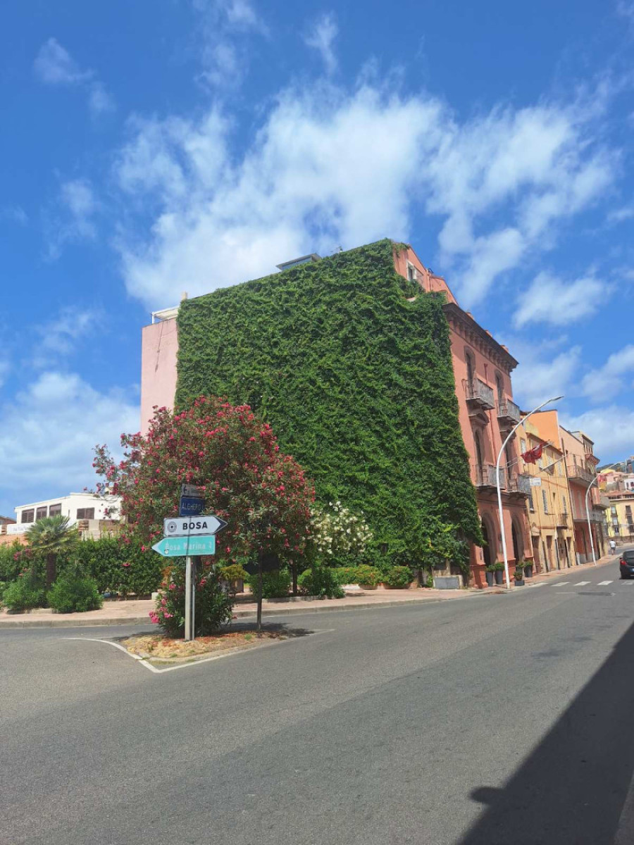 24sedam u poseti Bosi na Sardiniji: Šetnja kroz boje, mirise i ukuse bajkovitog grada koji nas je potpuno osvojio (FOTO)