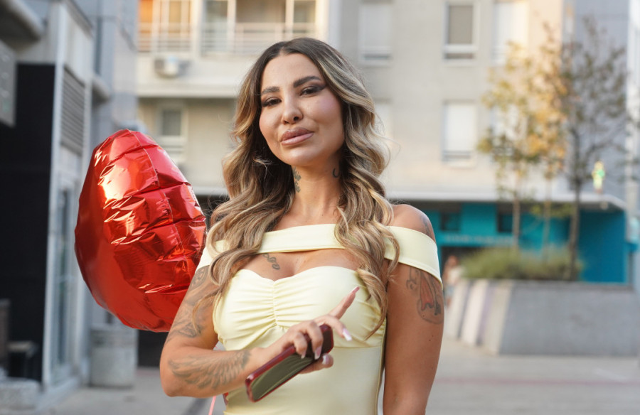 Želeo sam da se moja mama i Aneli pomire! Asmin ponovo optužuje: I brat joj je nenormalan!