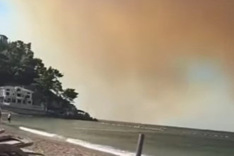 UZNEMIRUJUĆI SNIMAK Celo selo kraj Prokuplja sada je zgarište