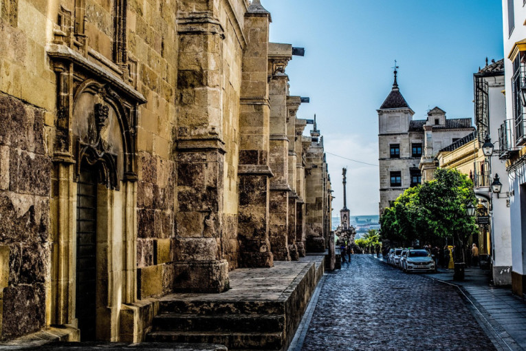 Otkrijte špansku metropolu kulture: Grad u kojem se istorija i miris jasmina prepliću na svakom koraku (FOTO)