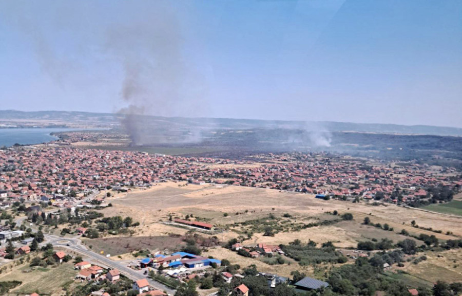 Brza reakcija MUP-a: Lokalizovan požar kod Kladova, odbranjene kuće