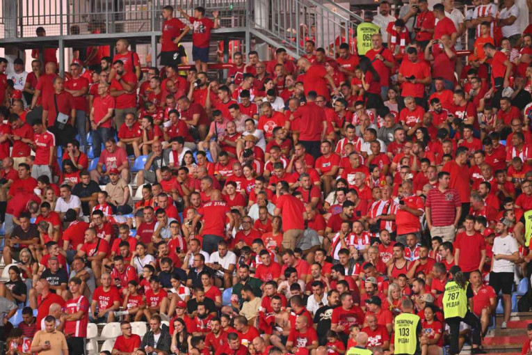 Zvezdin dres na patosu! Delije razbesnele Poljake, udružili se i najveći neprijatelji Leha! (FOTO)