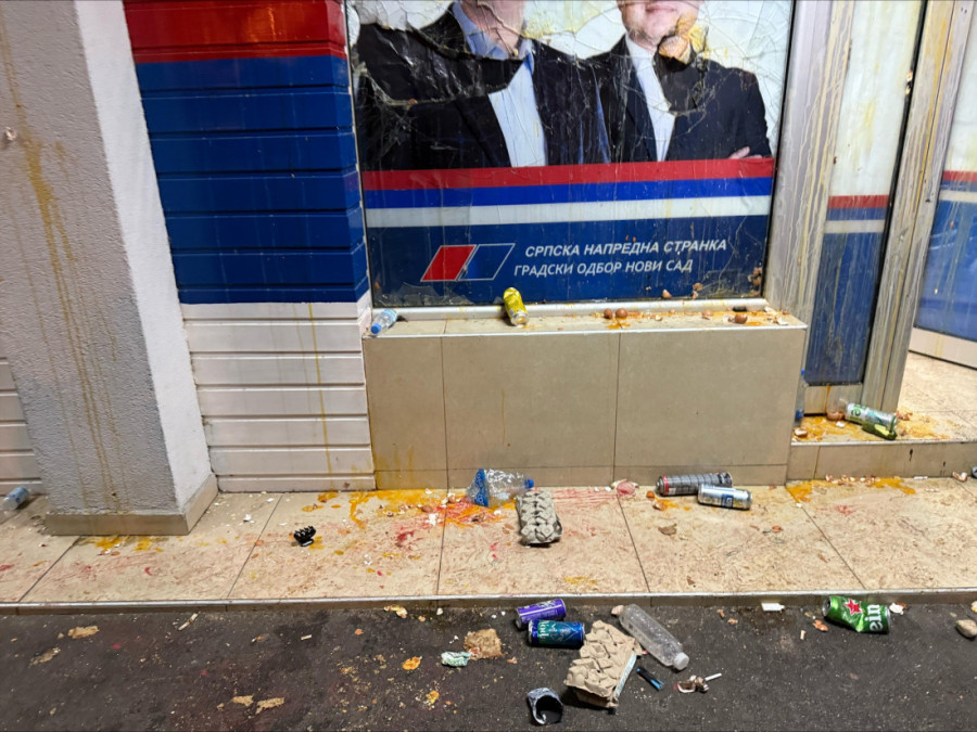 Blokaderi razbili prostorije SNS u Novom Sadu: Nasilnici pokazali svoju politiku kroz haos i destrukciju