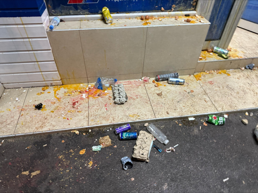 Blokaderi razbili prostorije SNS u Novom Sadu: Nasilnici pokazali svoju politiku kroz haos i destrukciju