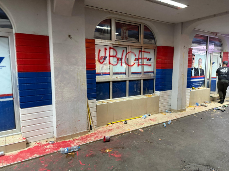 Blokaderi razbili prostorije SNS u Novom Sadu: Nasilnici pokazali svoju politiku kroz haos i destrukciju