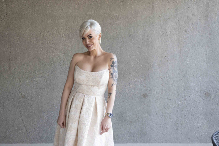 "Ko hoće neka čestita!" Jelena Ilić se pohvalila novom nekretninom! (FOTO)