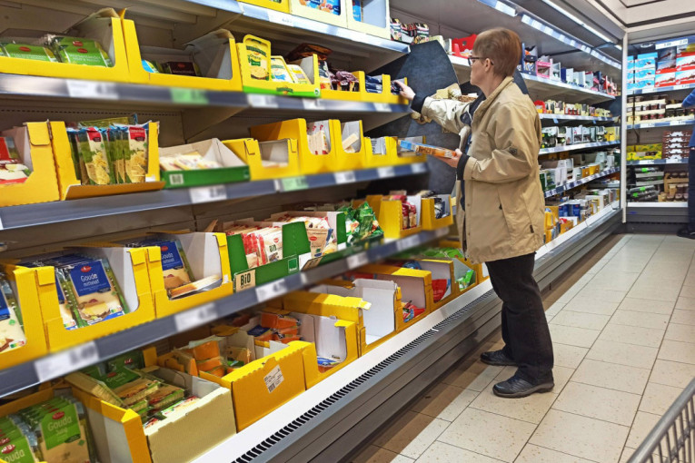 Preminuo i otac ubice iz Kruševca! Sin ga pretukao pajserom