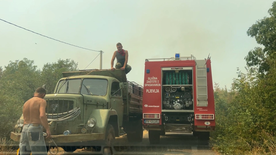 Ni najstariji meštani ne pamte ovakvu apokalipsu! Ovde je trenutno najkritičnije žarište u Crnoj Gori (FOTO/VIDEO)