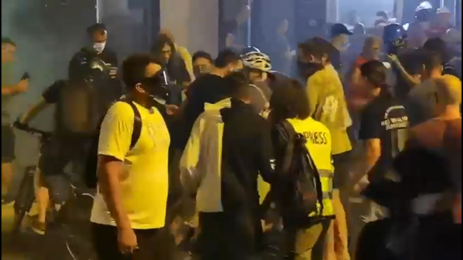 Pokušano masovno ubistvo naprednjaka po uzoru na Odesu 2014: Hoće li Srbija dozvoliti blokaderima da je pretvore u Ukrajinu?