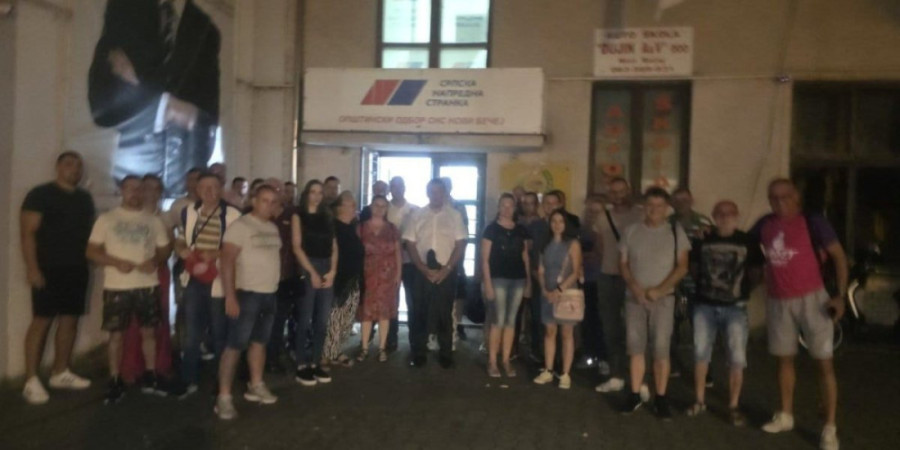 Niš uz SNS! Pogledajte kako brane prostorije od blokadera (VIDEO)