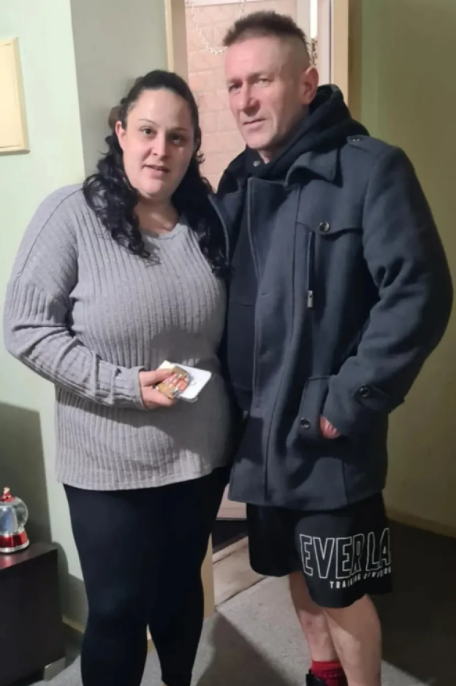 Stravični detalji brutalnog čina! Ubio trudnicu sa Balkana i odrubio glavu njenom mužu, pa šetao s krvavom majicom (VIDEO)