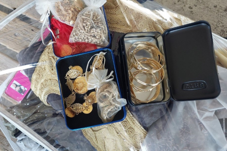 Uhvaćen Sudanac: Iza nemačkih tablica krijumčario zlato i srebro