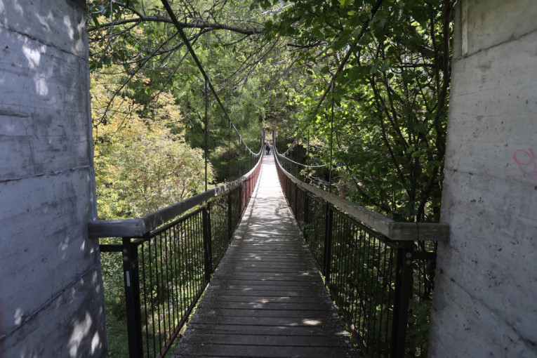 Gradonačelnik poginuo na odmoru: Otišao na planinu, pa pao sa visećeg mosta