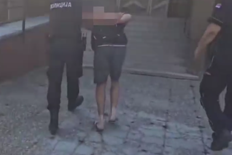 Hapšenje zbog napada na policajce ispred Filozofskog fakulteta