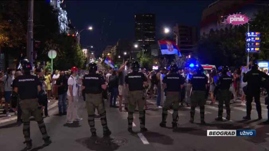 Predsednik Vučić o divljaštvu blokadera: Srušite jedne prostorije, niče hiljade koji će da se bore protiv batinaša!