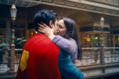 Kad ne možeš da prestaneš da ljubiš Supermena: Pogledajte scenu koja je postala senzacija na mrežama (VIDEO)