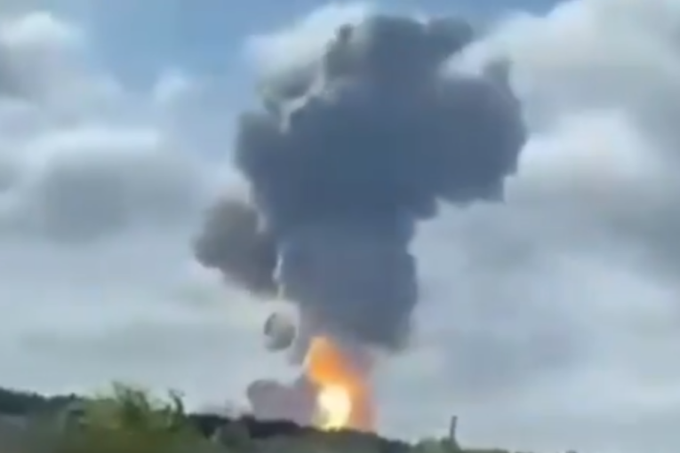 Eksplozija u Rusiji! Gori fabrika, poginulo 11 ljudi, više od 130 povređeno (VIDEO)