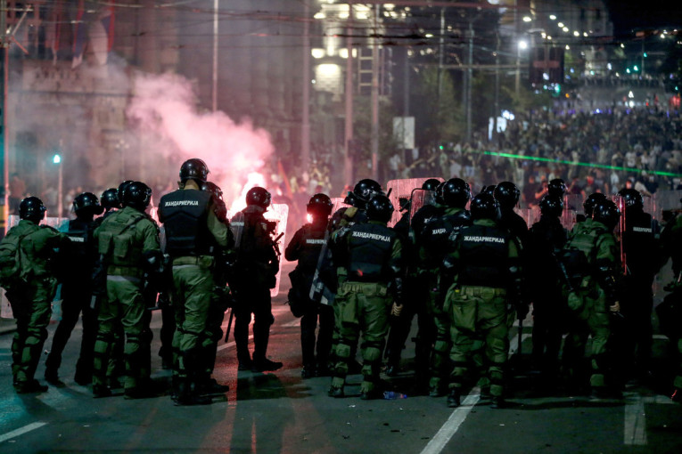 Profesorka srpskog našla inspiraciju u Ustašama: Blokaderka sramnom objavom pokazala pravo lice onih koji ruše Srbiju (FOTO)