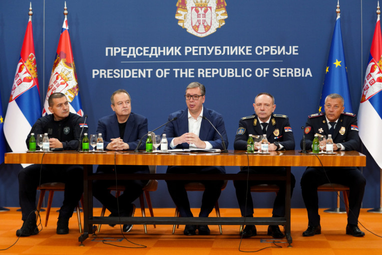 Uvozni recept za nasilje pravo iz Hong Konga! Otkriveni priručnici za nasilne blokade kod blokadera FTN