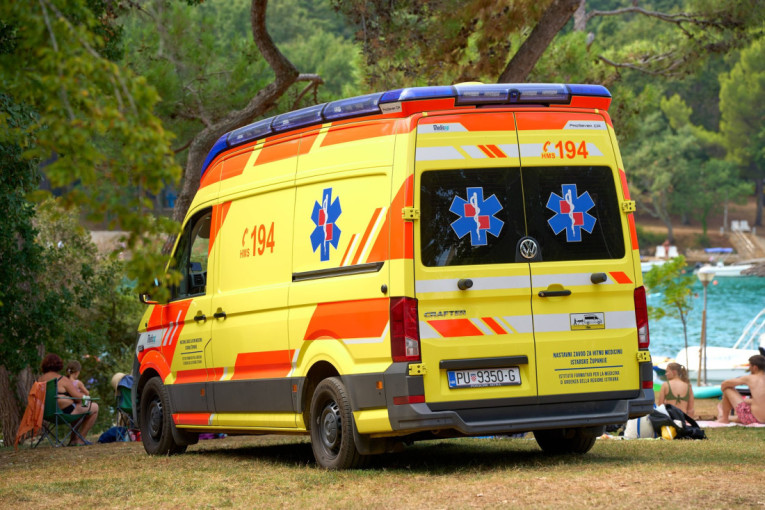 Užas u Dalmaciji: Stranac pao sa krova hotela i poginuo