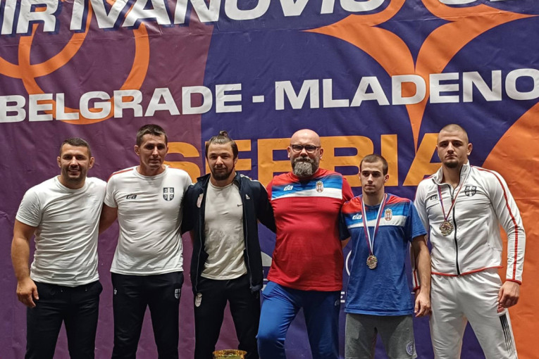 Blistava budućnost srpskog rvanja! Podmlađeni Orlovi uzeli srebro i imaju najboljeg rvača na čuvenom turniru!