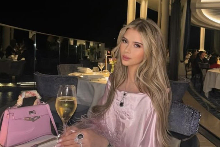 Ima se, može se! Mitrovićeva ćerka se pohvalila skupocenim poklonom od 400.000 evra! (FOTO)