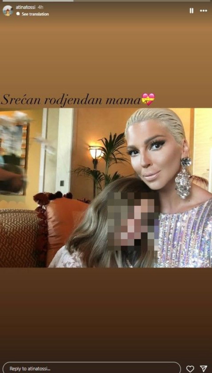 Karleuša bez ćerki slavi rođendan: Osvanule emotivne poruke Atine i Nike!