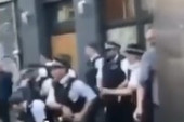 Hoćeš da pališ, blokiraš i rušiš? E pa neće moći! Ovako to policija rešava u Evropi (VIDEO)