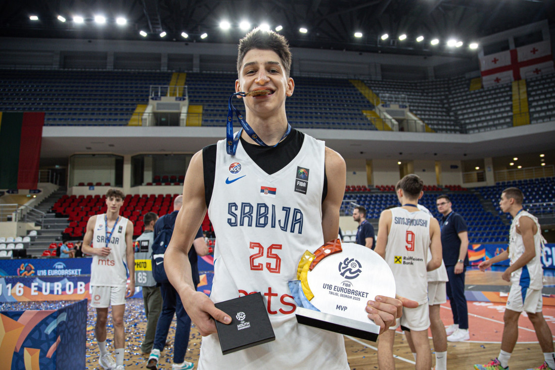 Jokić igra drugačije nego iko pre njega: NBA šampion, svetski i olimpijski prvak ishvalio Srbina, ali i druge Evropljane (FOTO)