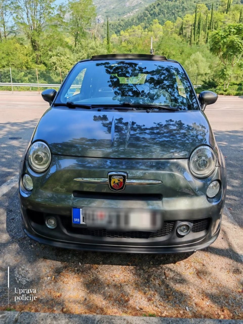 Sumnjiv i skupocen audi odmah zaplenjen na graničnom prelazu: Francuz krenuo u Crnu Goru autom za kojim je tragao Interpol (FOTO)