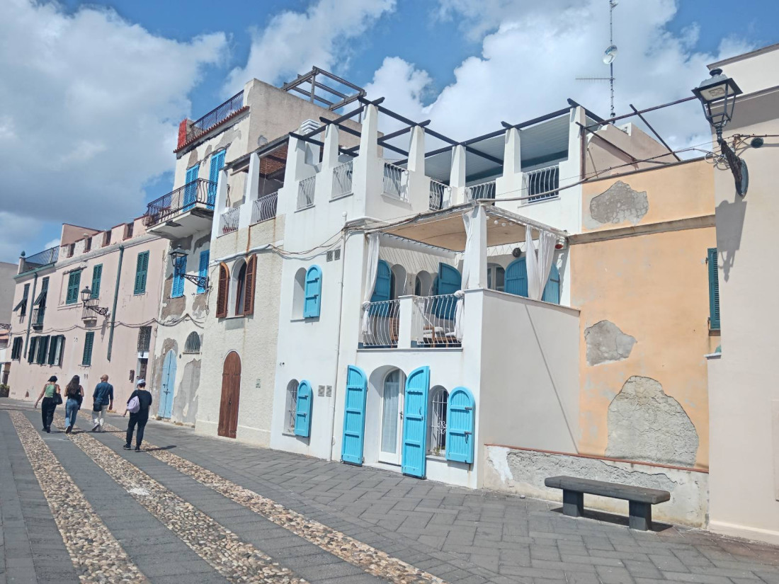 Posetili smo Algero, grad u Rivijeri korala i oduševili se! Do čuvene plaže uz kod, a za iznajmljivanje stana ovo morate znati (FOTO)