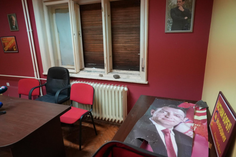 Pokret socijalista: Naše polupane prostorije od strane blokaderske rulje za tužilaštvo su samo "oštećenje tuđe stvari"