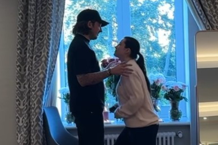 Uzbuna među lovcima: Meso divljih svinja fluorescentno plavo?! (VIDEO)