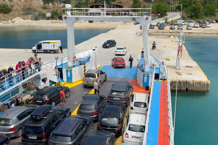 Grčko ostrvo Amuljani: Da li su stvarno "evropski Maldivi" ili samo još jedna prevara za turiste? (FOTO/VIDEO)