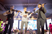 Kafa i rakija 300, a prasetina 2.500 dinara: Nema divljanja cena na Saboru violinista u Pranjanima - dati jasni zahtevi ugostiteljima (FOTO)