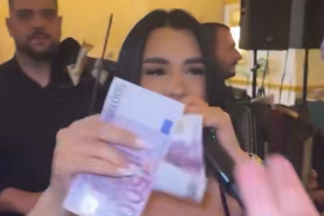 "Mnoge pevačice se stide" Zorana Mićanović zapevala na šabačkom vašaru, napravila haos pod šatorom!