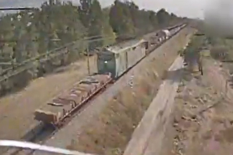 Ukrajinski dronovi razneli ruski voz! Snimljena cela akcija (VIDEO/FOTO)