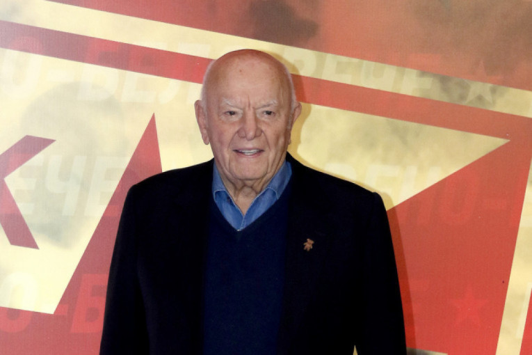 Poslednji pozdrav bivšem predsedniku Zvezde! Sahranjen Den Tana! (FOTO)