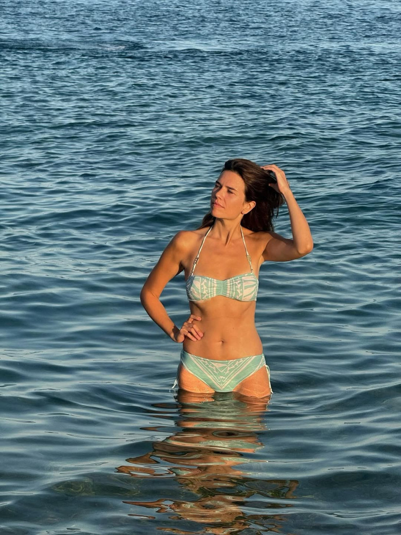 Ni gram celulita! Anica Lazić pozirala u kupaćem i pokazala vitko telo (FOTO)