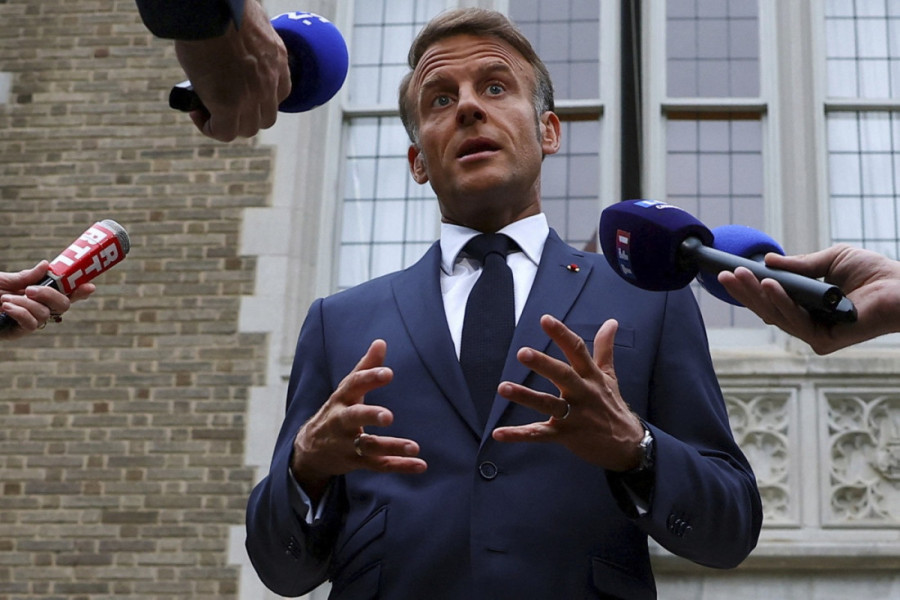 Makron: Bezbednosne garancije za Ukrajinu su spremne