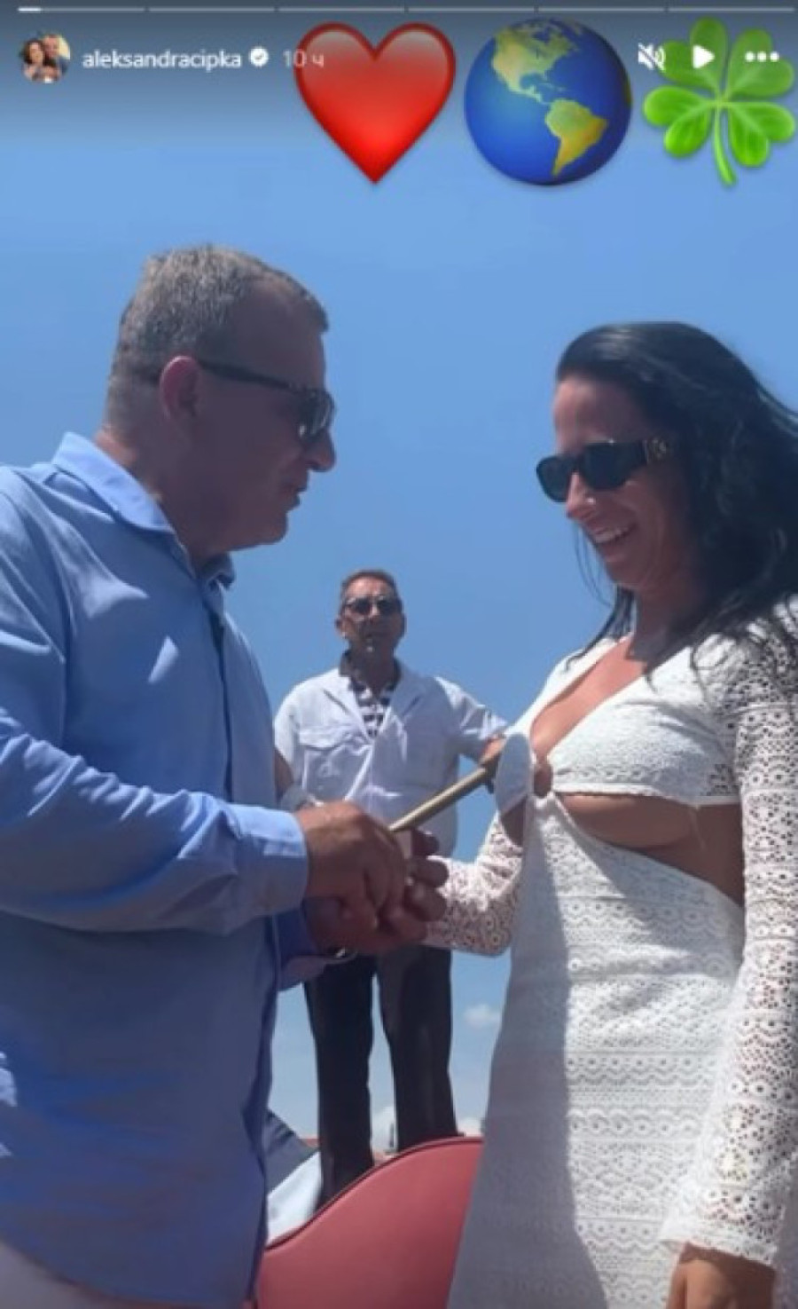 Postala udovica u 29, a sada podelila kadrove s veridbe: Pevačica blistala u belom!