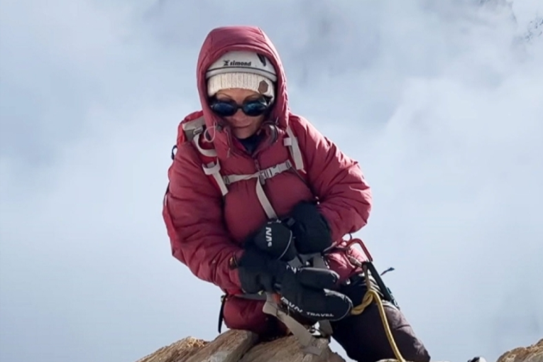 Alpinistkinja slomila nogu na planini: Više od nedelju dana čeka pomoć, prethodna misija skoro ubila posadu helikoptera (VIDEO)