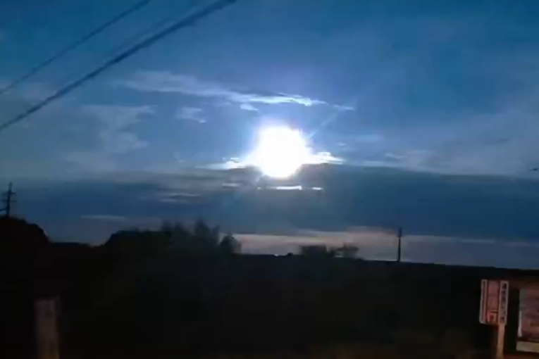 Vatrena lopta obasjala nebo iznad Japana: "Bilo je svetlo kao da je odjednom svanulo" (VIDEO)
